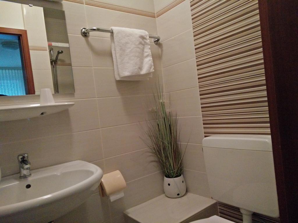 Hotel Alfa Neu-Isenburg Chambre photo