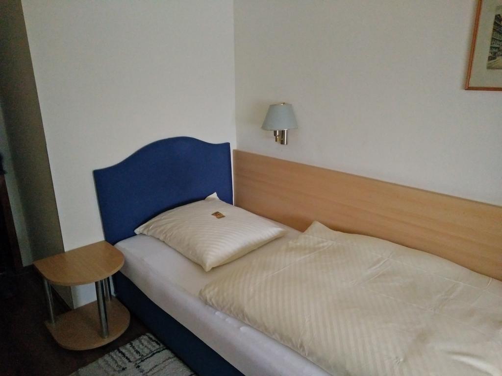 Hotel Alfa Neu-Isenburg Chambre photo