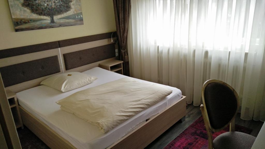 Hotel Alfa Neu-Isenburg Chambre photo